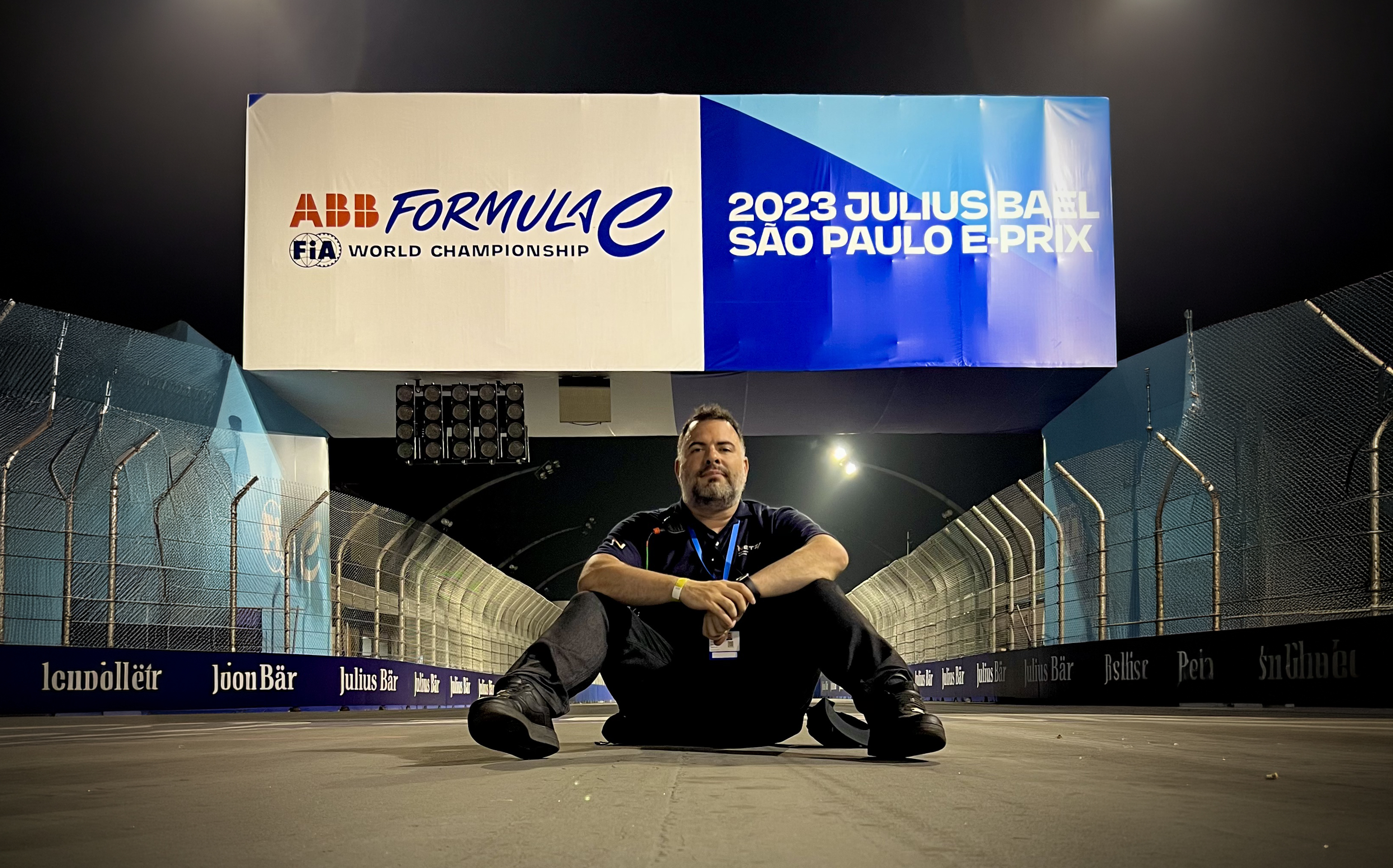 Formula E São Paulo E-Prix 2023 — pista e arquibancada à noite