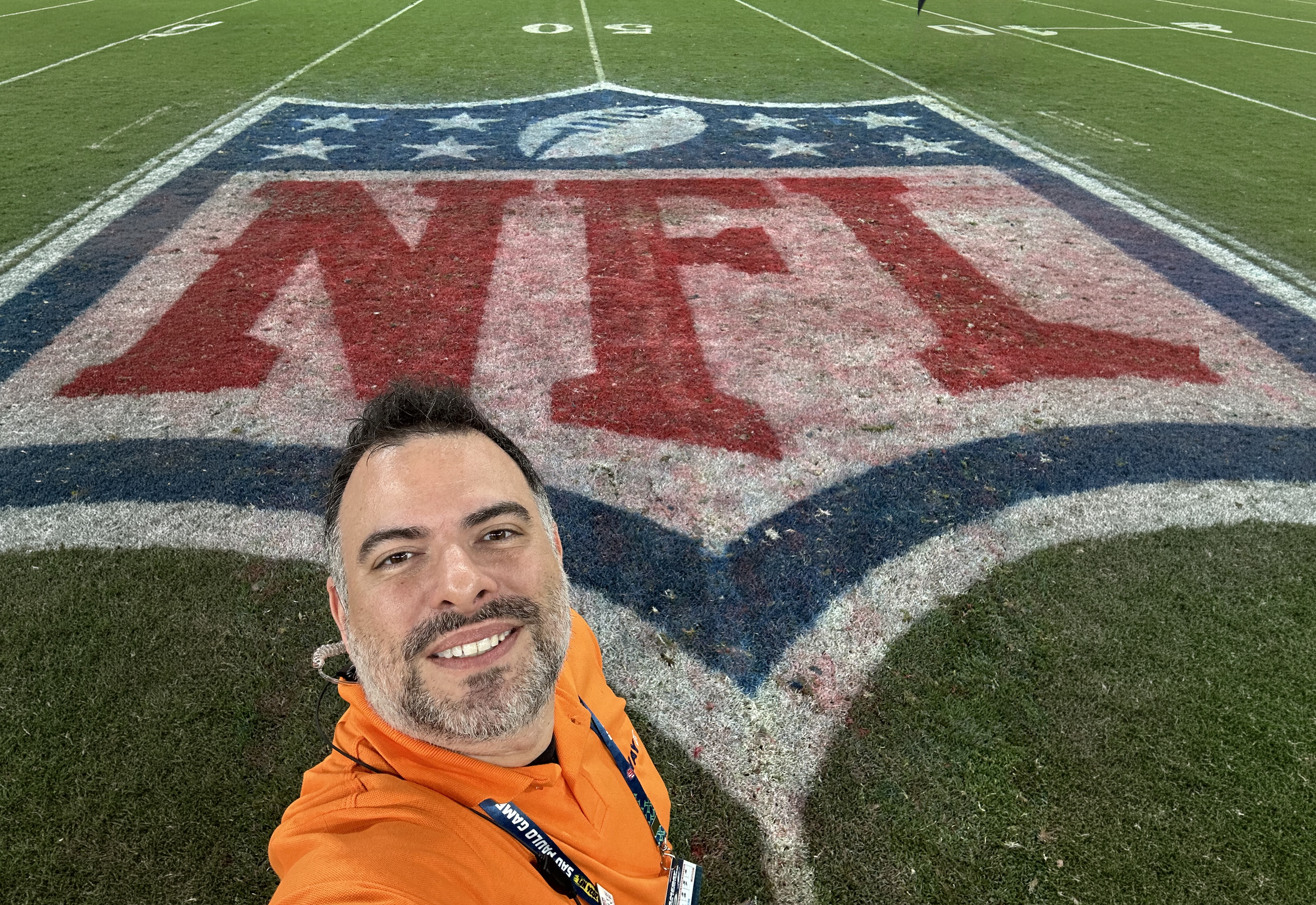 NFL Brasil — logo no gramado do estádio em São Paulo